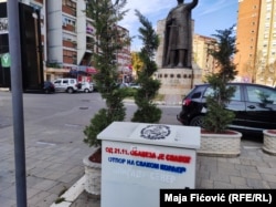 Serbian grafittti near a statue of Lazar Hrebeljanovic in North Mitrovica