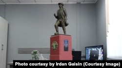 A model of the monument to Filipp Ridder in the studio of sculptor Irdan Gaisin