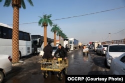 Abu Sahiy’s buildings and parking lots occupy more than 20 hectares of land. It began to take shape in 2006 next to an older bazaar, the Hippodrome, and was one of the first places after the fall of the Soviet Union where Uzbeks could buy cheap imported goods.