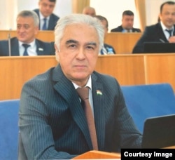 Hakimov’s detention was linked to a criminal case against Saidjafar Uzmonzoda, the ex-leader of the Democratic Party of Tajikistan and a lawmaker, who was jailed last month for allegedly seeking to overthrow the government.