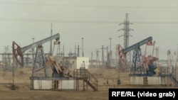 Oil pumps in western Kazakhstan (file photo)