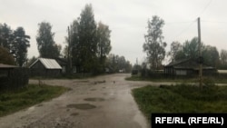 Residents of Pyalma have expressed concern about the return of a convicted killer to the small town in Russia's Karelia region. 