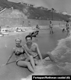 A couple relaxing in Eforie, Romania, in 1959