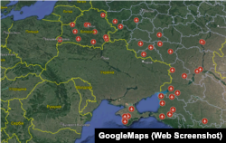 A Ukrainian-language map made by Schemes showing the airfields that Russia has at its disposal in its assault on Ukraine.