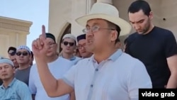 Karakalpak lawyer and journalist Dauletmurat Tajimuratov addresses supporters amid a period of unrest in the autonomous republic last summer. 