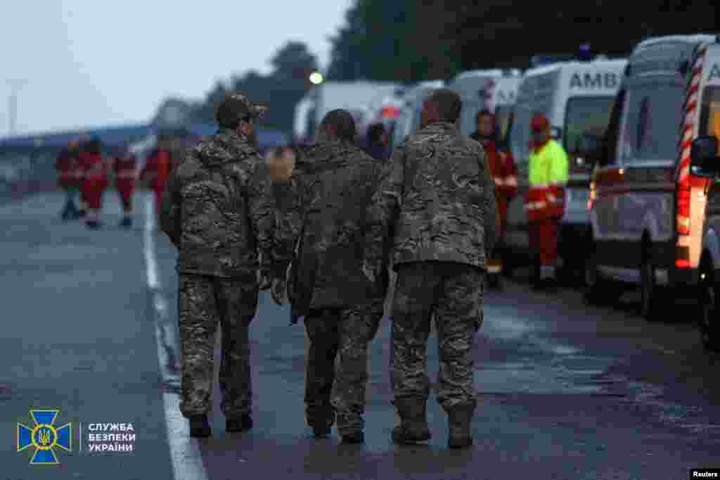 Ukrainian medics were on hand to attend to newly released prisoners, some of whom had injuries and health problems.