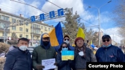 Пикет в поддержку Украины в Монголии