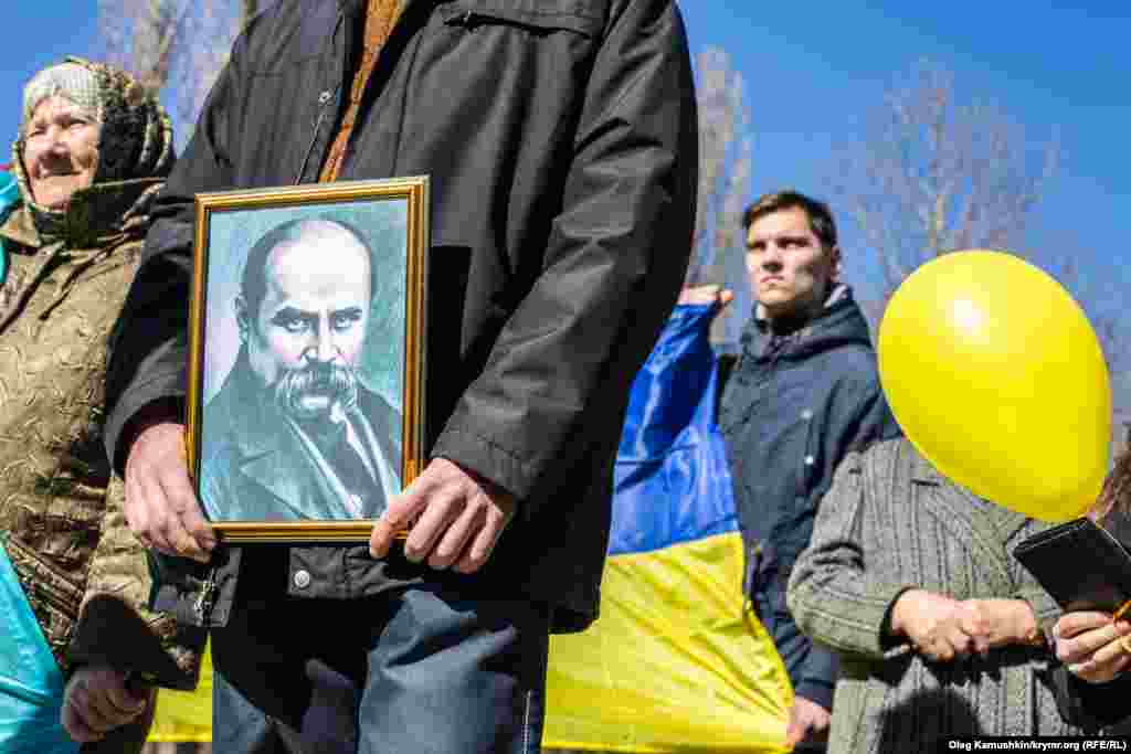 На митинге в Гагаринском парке собралось порядка пятидесяти человек