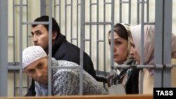 Alleged Shariat Jamaat members on trial in Makhachkala in 2006