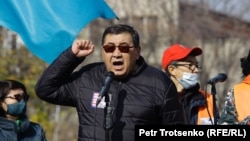 Ermurat Bapi speaks at a rally in Almaty on October 31.