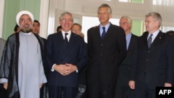 Hassan Rohani (left) and Jack Straw (second left), as well as France's Dominique de Villepin and Germany's Joschka Fisher meet in Tehran in 2003.