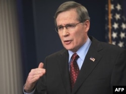 Stephen Hadley speaks to journalist in Washington in June 2008.