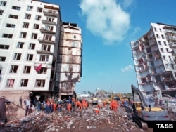 The site of an explosion that destroyed an apartment block on Moscow's Guryanov Street in September 1999.