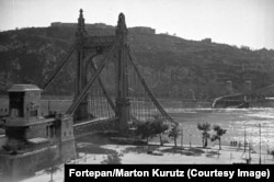 The ruins of Budapest’s Elizabeth Bridge.