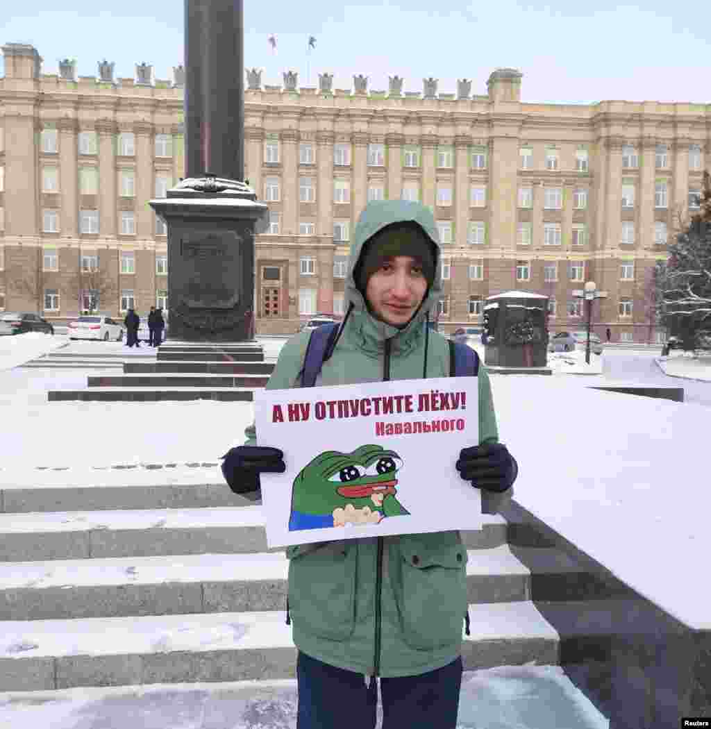 Belgorod: &quot;Hey, release Lyokha (Aleksei) Navalny!&quot;