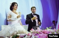 Ilan Shor with his wife Jasmine at their wedding in 2011