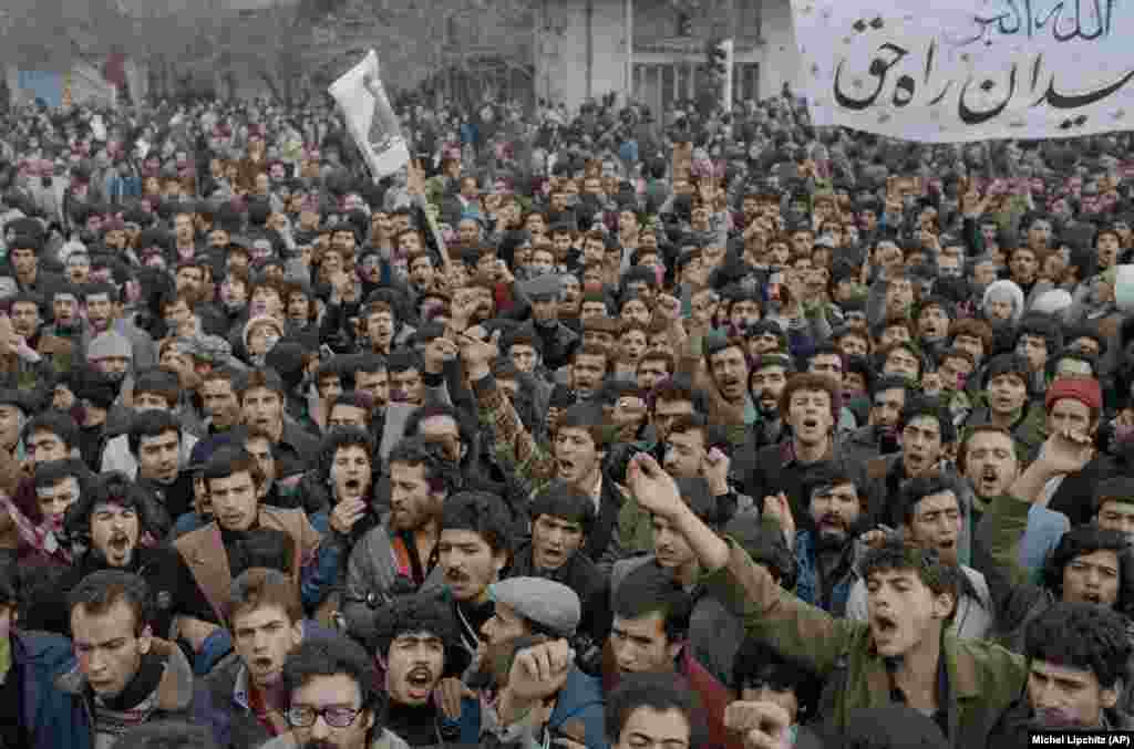 Despite the declaration of martial law, thousands of defiant demonstrators continued to flood the streets of Tehran on October 9, 1978, to protest against Iran&#39;s Shah, Mohammad Reza Pahlavi.