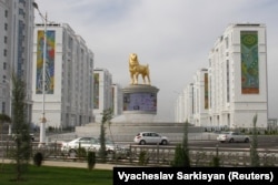 Ashgabat's alabai statue