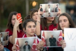 Students of Mehmet Akif College in Kosovo protest the arrest and deportation of their teachers in Pristina in March 2018.