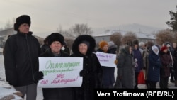 People in Bograd protesting the pending closure of their maternity ward on orders from Moscow.