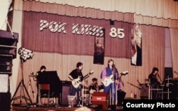 Akvarium in concert at the Leningrad Rock Club in 1985