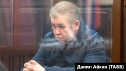 Aleksandr Mamontov appears in court in Kemerovo in 2018.