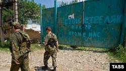 An archive photo of troops in the village of Dyshne-Vedeno in southeastern Chechnya