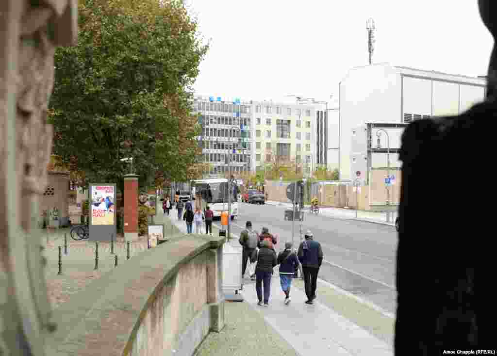 The Berlin Wall running along&nbsp;Niederkirchner Street, photographed in 1988