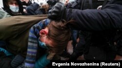 IN PHOTOS: Navalny Supporters Brave Police Crackdown To Demand His Release