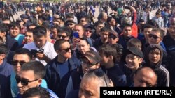 Kazakhs rally against the sale of land to foreigners in Atyrau on April 24.