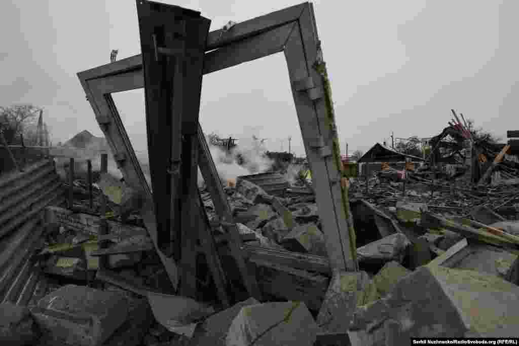 The still smoldering remains of a building in Pokrovsk that was wiped out by a Russian glide bomb.&nbsp; Donetskoblhaz JSC, the company that supplies gas and electricity to Pokrovsk says it is becoming increasingly difficult for their repair crews to work amid frequent shelling. The company announced that, as of December 12, it would suspend gas supplies due to &ldquo;the consequences of hostilities on the gas distribution system.&rdquo;