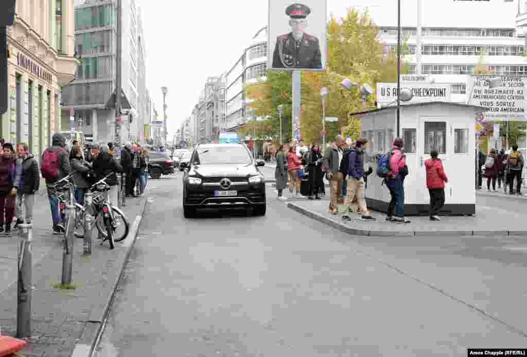 A car crossing from East to West Berlin at Checkpoint Charlie in October 1964. The crossing was the only point through which foreigners were permitted to pass.&nbsp;