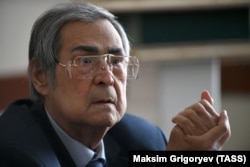 Kemerovo Governor Aman Tuleyev told Russian President Vladimir Putin that the demonstrators "are not relatives of the dead, but constant troublemakers."