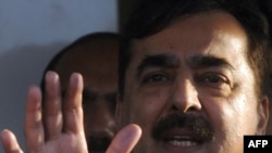 Prime Minister Yousaf Raza Gilani: Pakistan not "in cahoots" with Al-Qaeda.