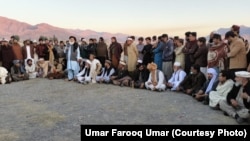 Participants in the Loya Jirga meeting discussing a permanent cease-fire between Shi'ite and Sunni Muslims in Pakistan's northwestern Khyber Pakhtunkhwa Province. (file photo)