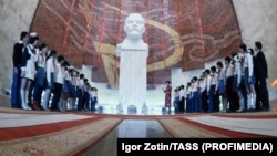 A bust of Vladimir Lenin inside a hall of the museum dedicated to the Soviet founder in Ulan Bator in 1981.