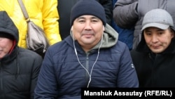 Activist Darkhan Ualiev: “I am a citizen of this country, but I cannot open a bank account." (file photo)