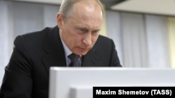 According to one critic, the Kremlin's Internet clampdown "imitates" the Soviet government. (file photo)