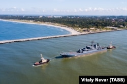 Russia's Minsk large landing ship takes part in military exercises in 2017.