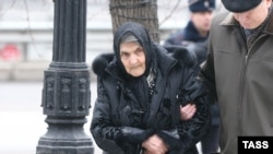 Boris Nemtsov's mother, Dina Nemtsova, at a farewell ceremony in Moscow on March 3, 2015.