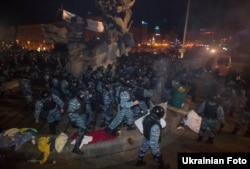 At about 4.30 a.m. on November 30, members of the Berkut riot police violently dispersed Euromaidan activists who had stayed in Independence Square for the night. Dozens of people were brutally beaten, including many students.