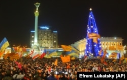 Supporters of Viktor Yushchenko gather on the Maidan on December 26, 2004.