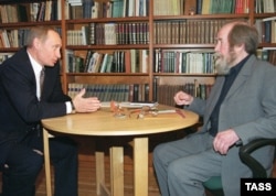 Russian President Vladimir Putin (left) with Solzhenitsyn in 2000.