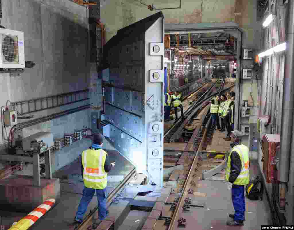 This is the moment a 20-ton door, designed to withstand a nuclear blast, swung shut during tests at a subway station under the streets of Prague. The door is a part of Prague&rsquo;s Metro Protection System (Ochranny System Metra, or OSM), a network of hardened shelters designed to safeguard people during a nuclear, chemical, or biological attack.&nbsp; &nbsp;