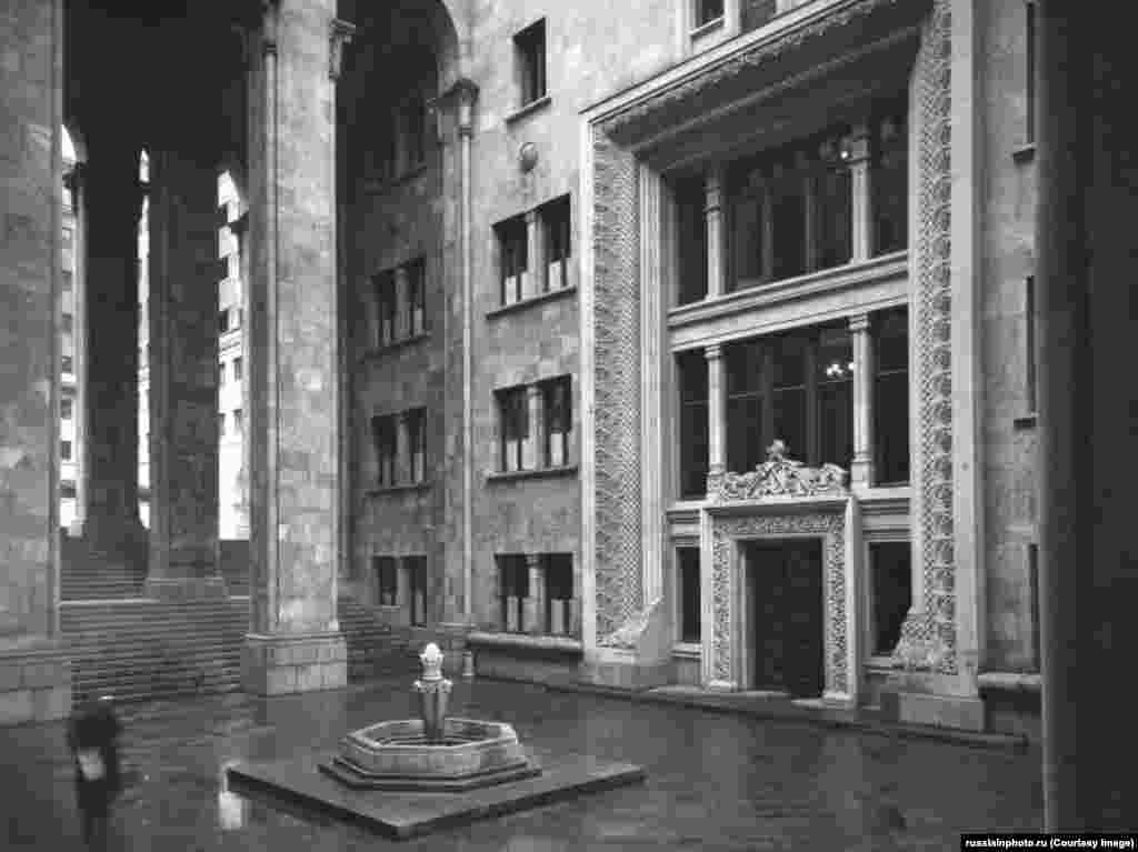 An inner courtyard of Georgia&rsquo;s parliament building photographed in the 1950s when it was known as the House of the Government of the Georgian Soviet Socialist Republic. &nbsp;