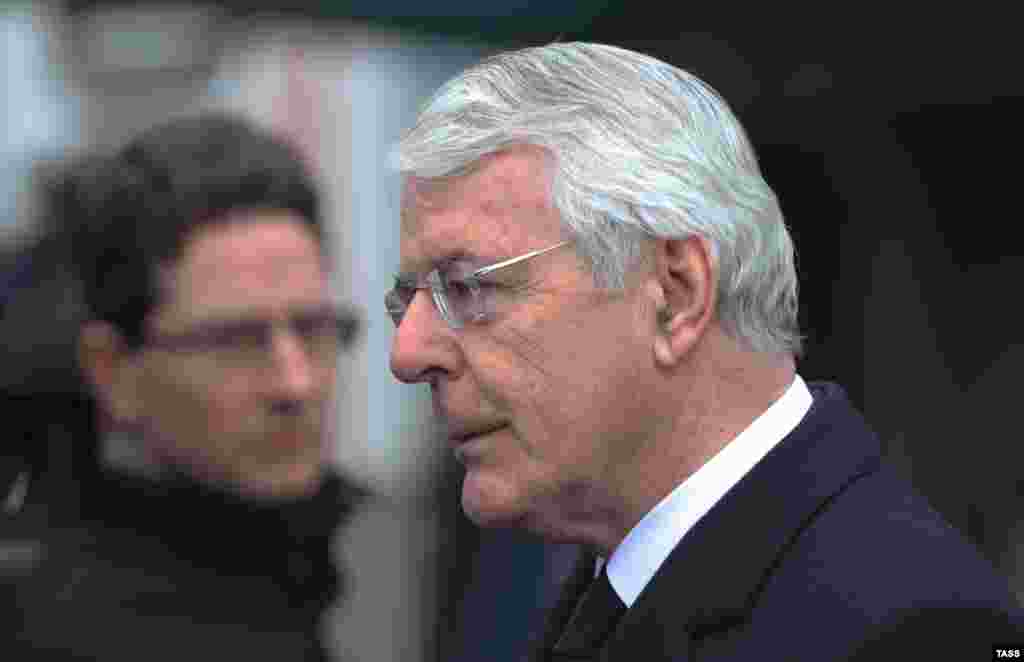 Former British Prime Minister John Major attended Nemtsov&#39;s memorial service.