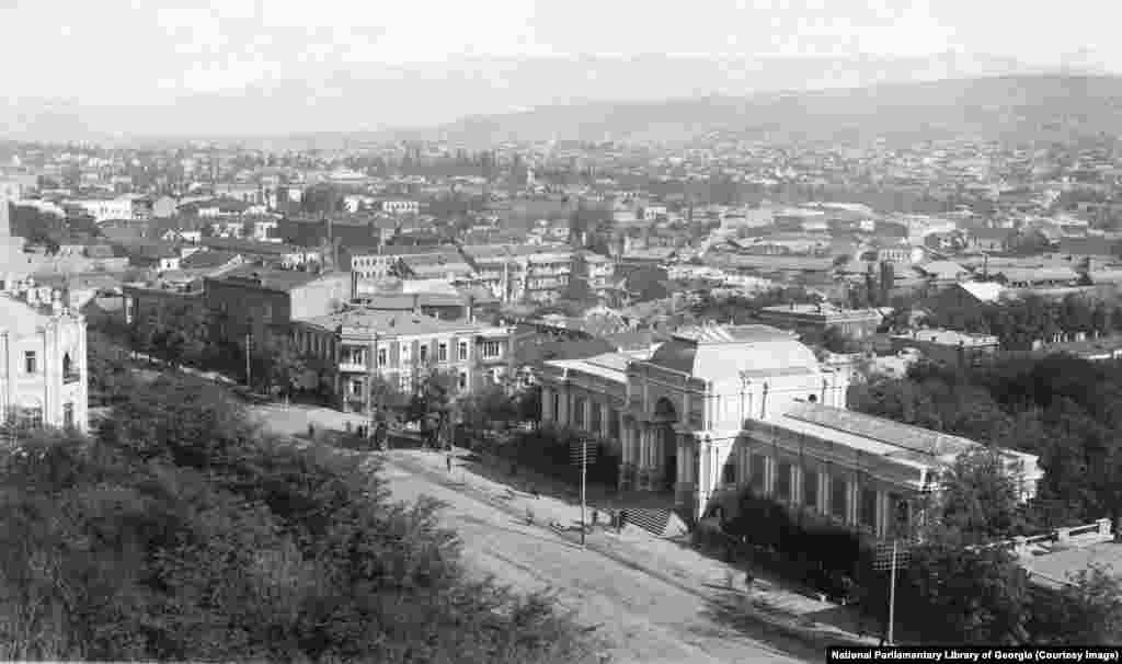 Rustaveli Avenue, with Georgia&rsquo;s National Gallery, photographed around the turn of the 20th century. Rustaveli&rsquo;s role in modern politics began when exiled Azerbaijani nationalists declared the independence of their country, which was then occupied by Bolshevik forces, from the Hotel Orient on today&rsquo;s Rustaveli Avenue, in May 1918.