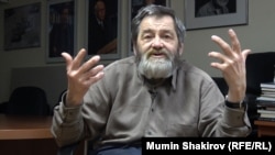 Rights activist Sergei Mokhnatkin died one year ago of complications from injuries sustained while he was in the Russian prison system. 