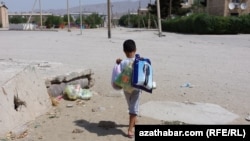 Poverty is widespread in Turkmenistan despite the country's massive energy resources. (file photo)