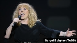 Singer Alla Pugacheva performs at a concert at the State Kremlin Palace in 2016.